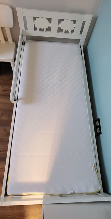 Rama łóżka IKEA + materac 70 x160
KRITTER
Rama łóżka z dnem z listew,