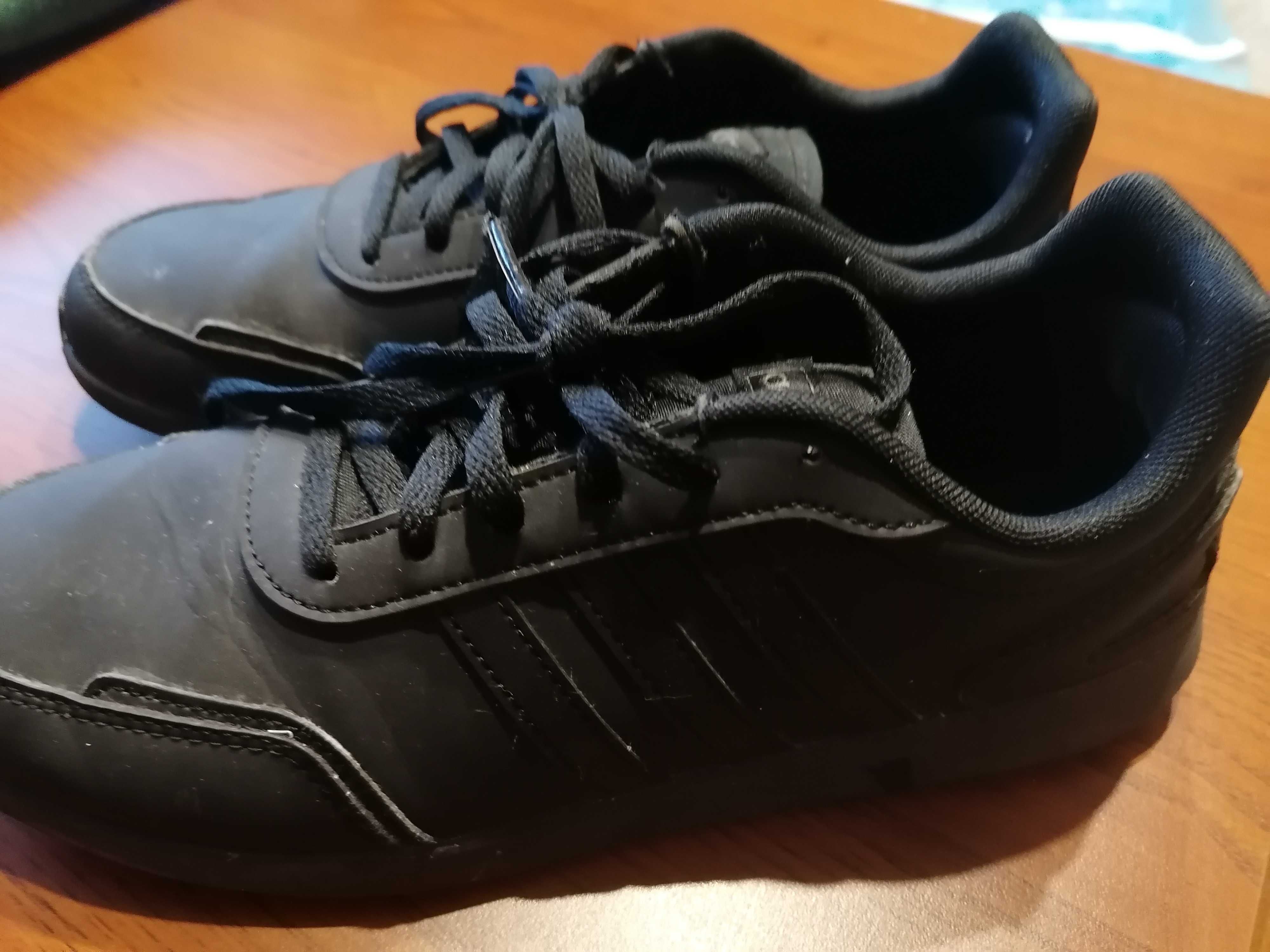 Adidas -  buty sportowe chłopięce rozm. 38,5