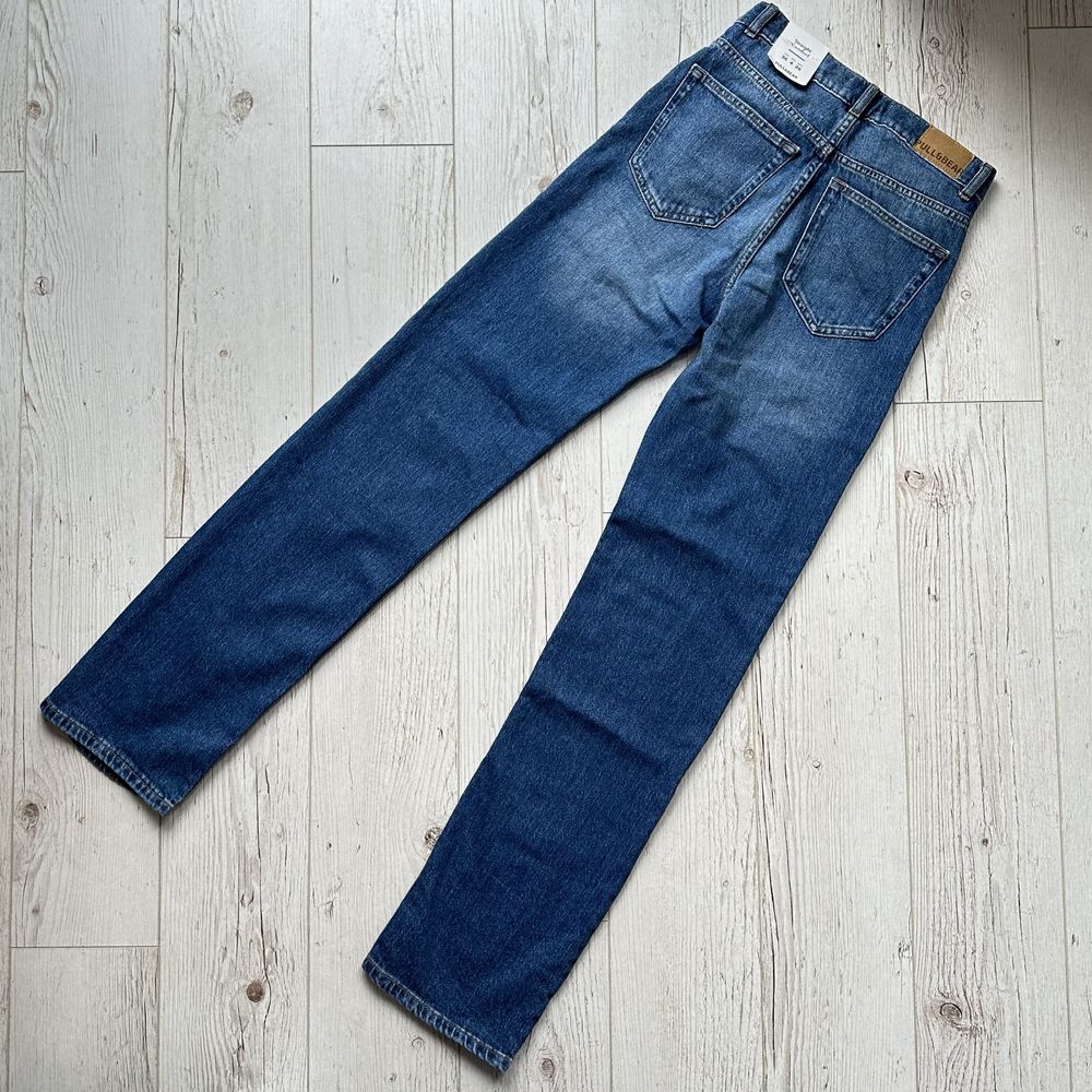 Proste jeansowe spodnie straight comfort pull&bear