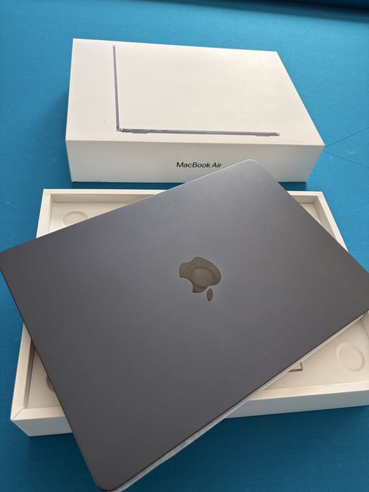 Macbook Air M3 8/256Gb