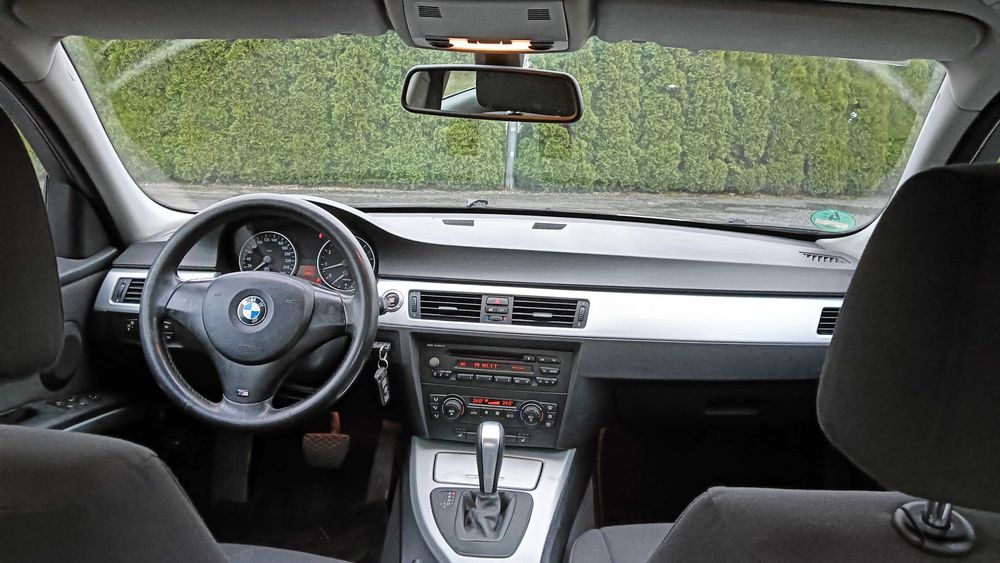 BMW E90 2,5 benzyna, automat
