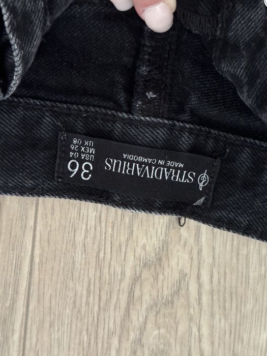 szerokie spodnie jeansy D96 D98 stradivarius czarne tiktok viral