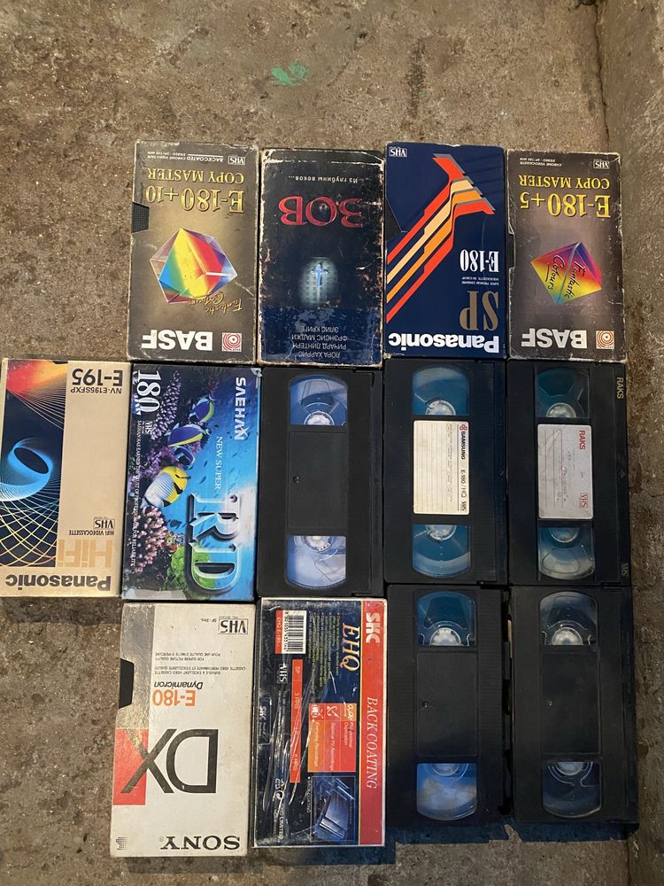 Видеокассеты VHS 13 шт. Одним лотом