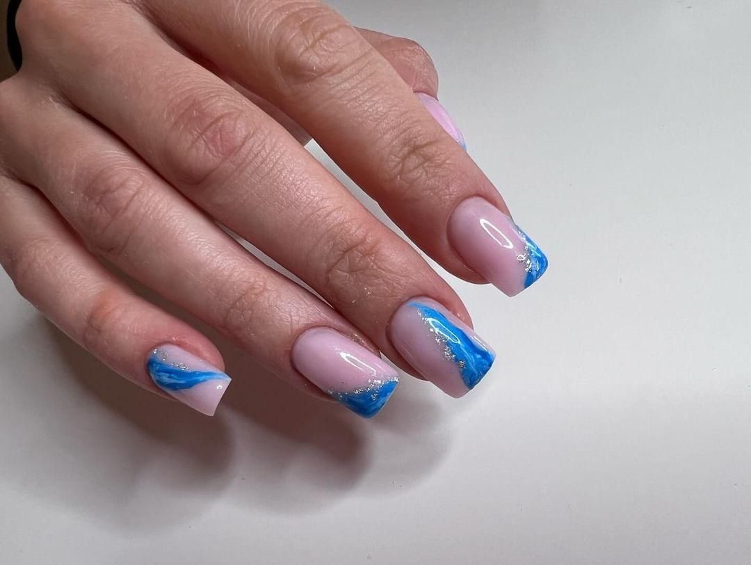 Manicure hybrydowy manicure żelowy kosmetyczka