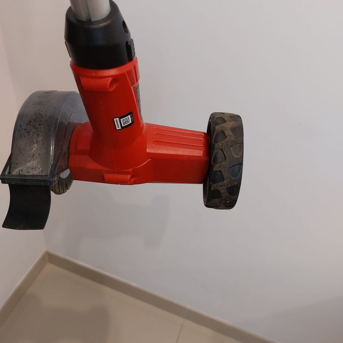 Czyszczarka do fug i kostki firmy Einhell