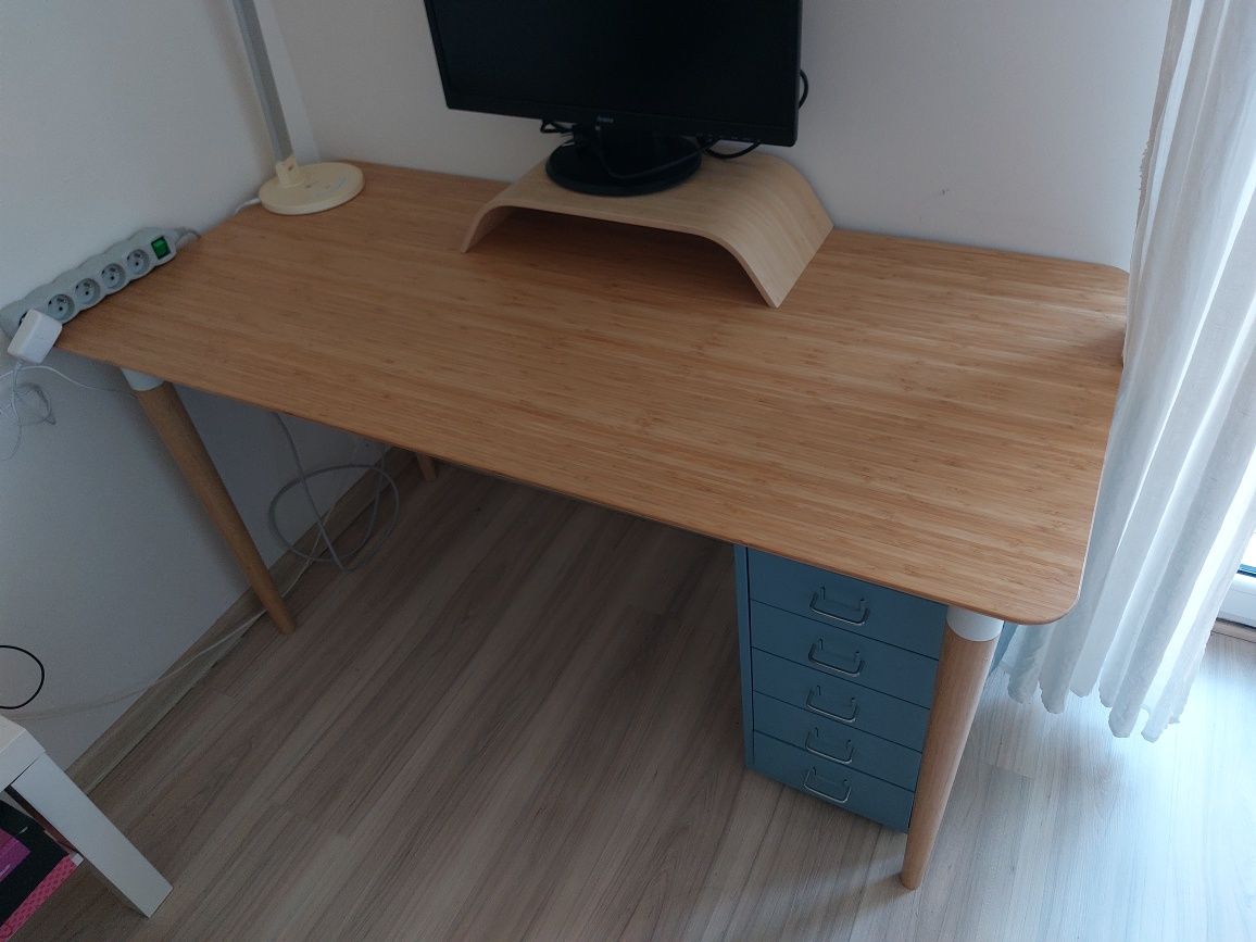 IKEA ANFALLARE / HILVER biurko 140x65
Biurko, bambus, 140x65 cm