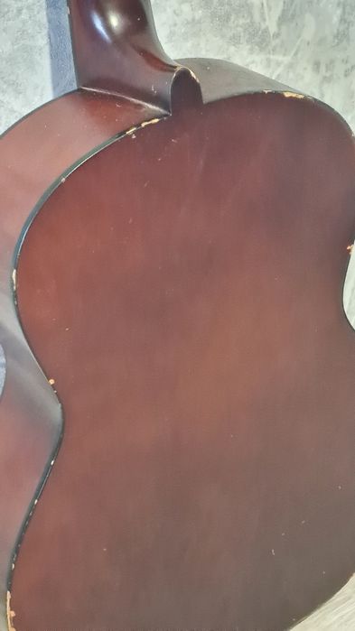 Гитара шестиструнка