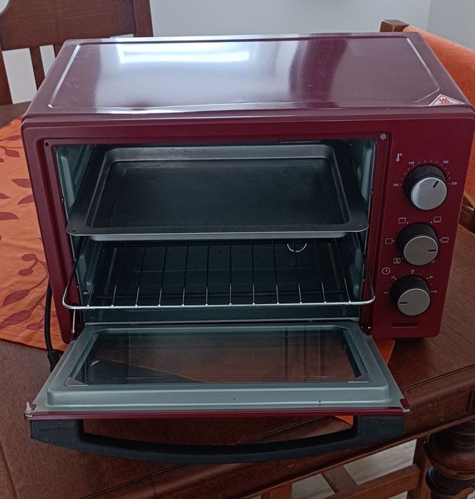 Forno elétrico pequeno