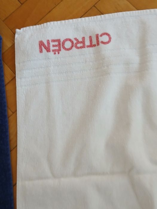 Dwa  duże  ręczniki biały i  granatowy