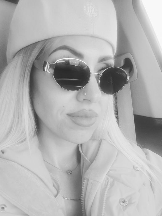 Потрібна модель воскова депіляція