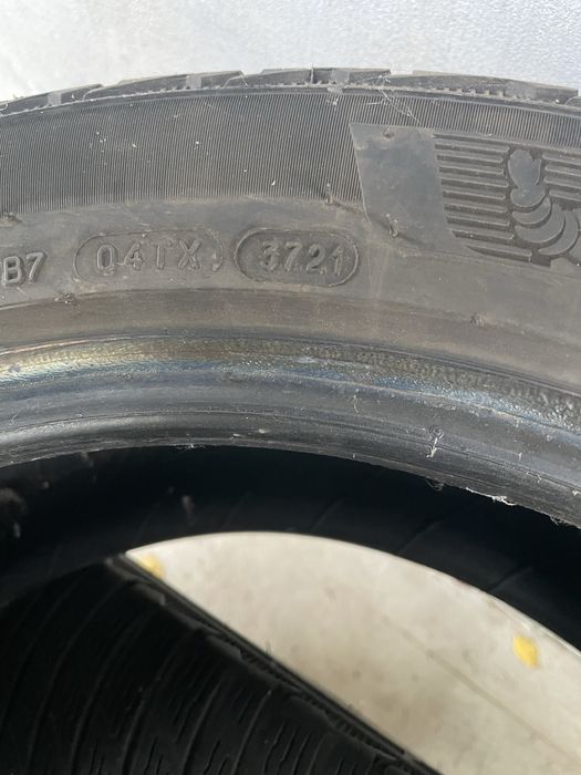 Продам зимові  шини R18 245/45 Мішелін.