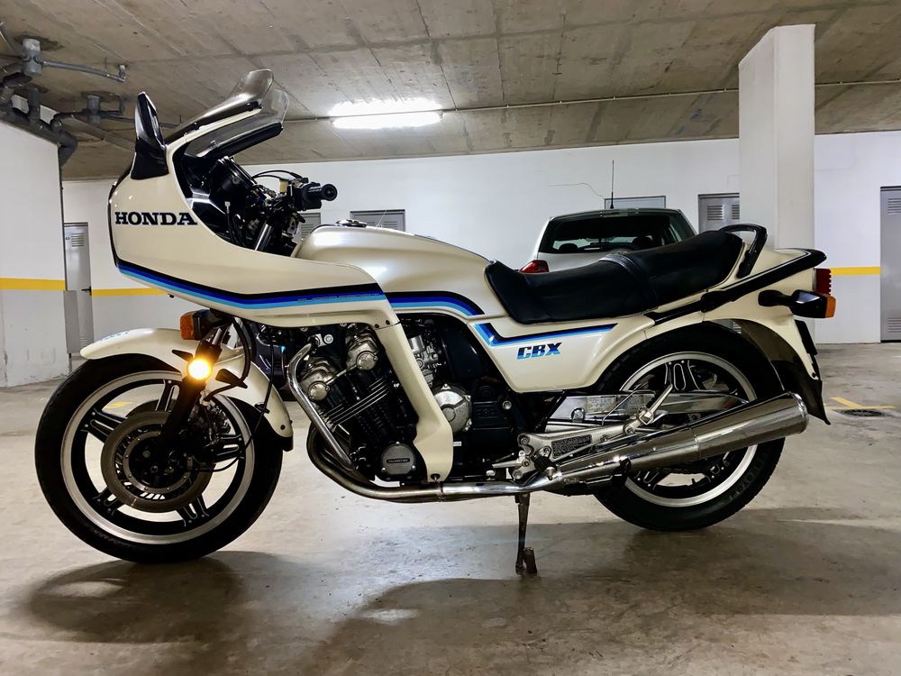 Honda cbx 1050  (6 cilindros)