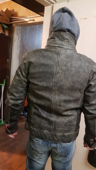 Стильная кожаная куртка ""