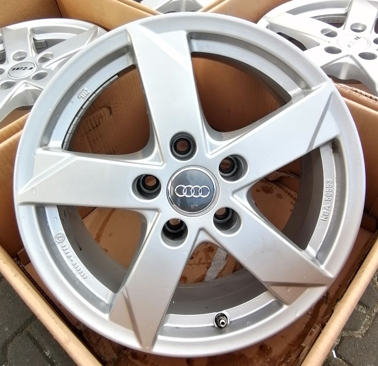 #R10 Alufelgi R16 5x112 ET33 Audi VW Seat Skoda