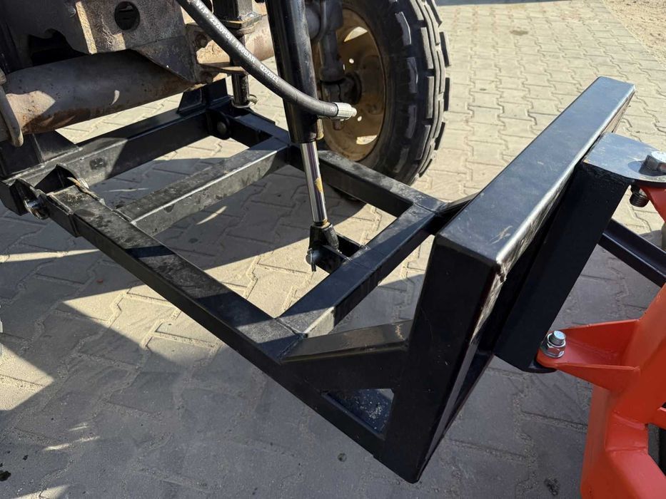 Pług na przód ciągnika C-330 C-360 – pług do śniegu odśnieżania spych