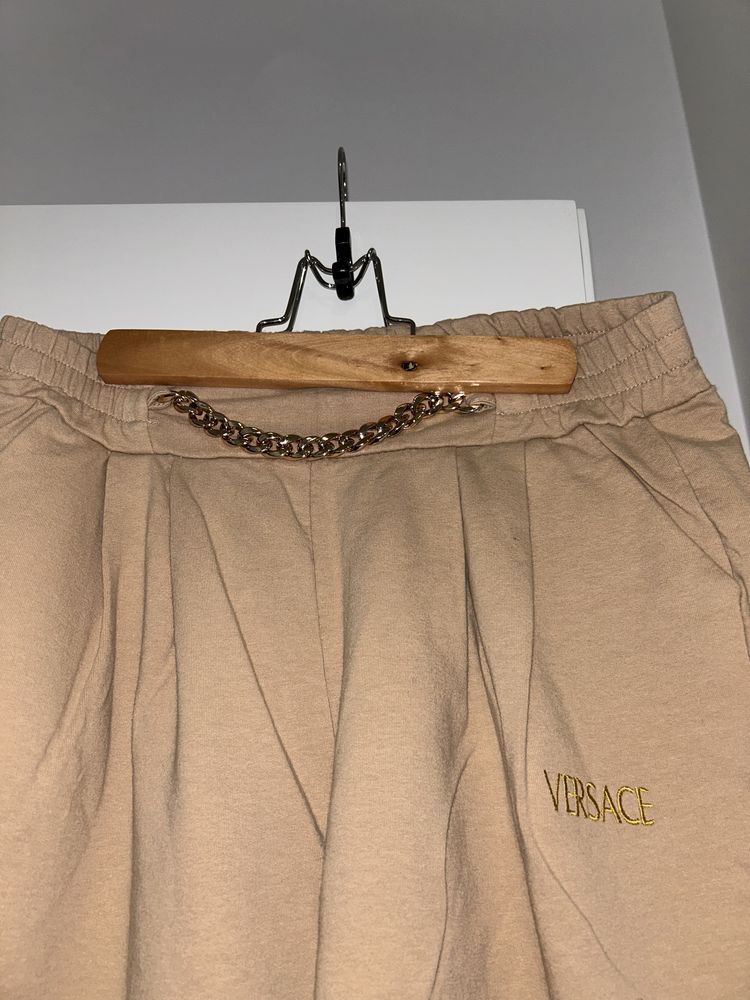 Conjunto de fato de treino (camisola e calça)