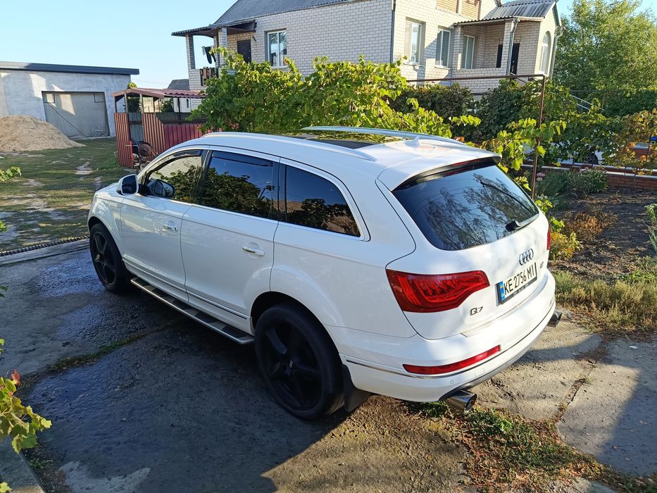Продам Audi Q7 в отличном состоянии