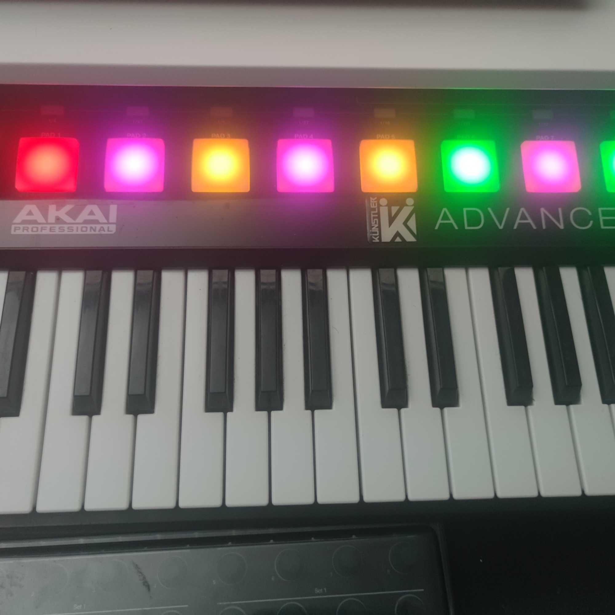 Akai Advance midi keyboard