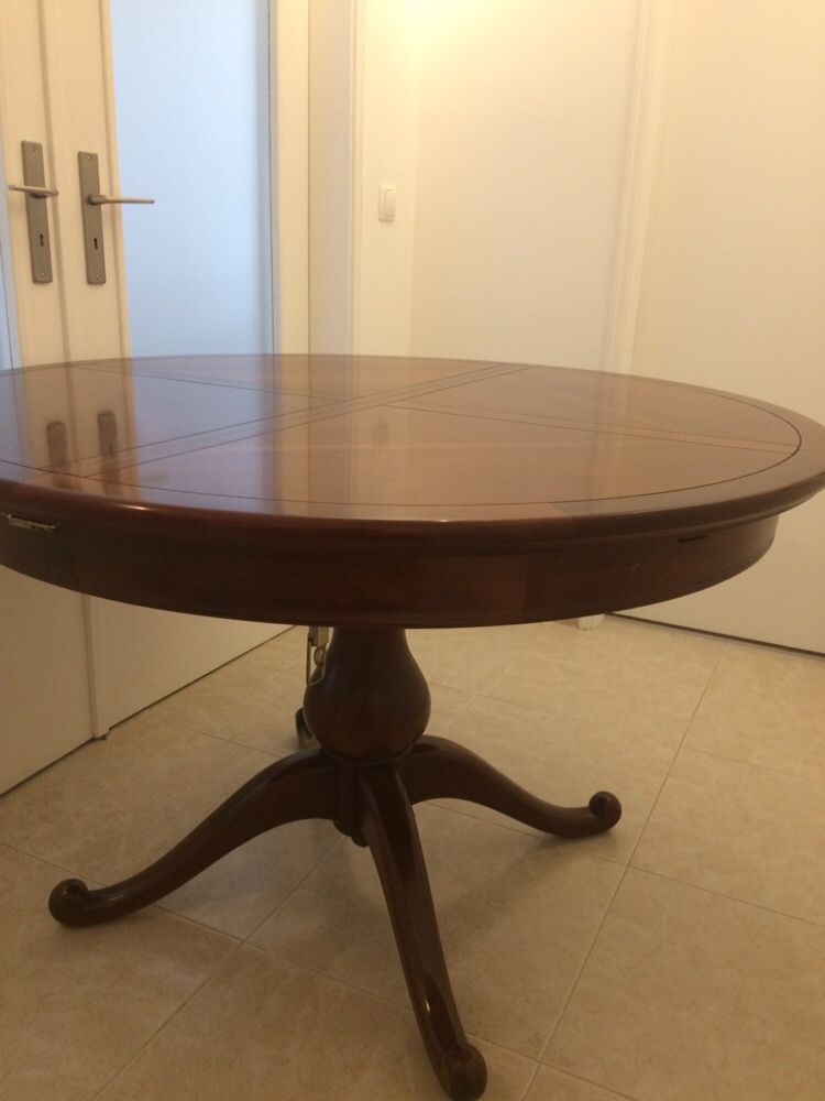 Mesa de jantar em cerejeira vintage  com 6 cadeiras marca registada