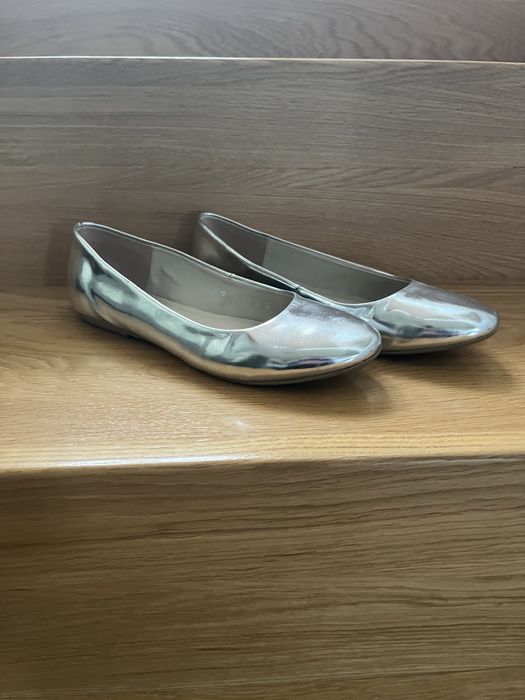 Srebrne skorzane baleriny firmy baldaccini roz. 37