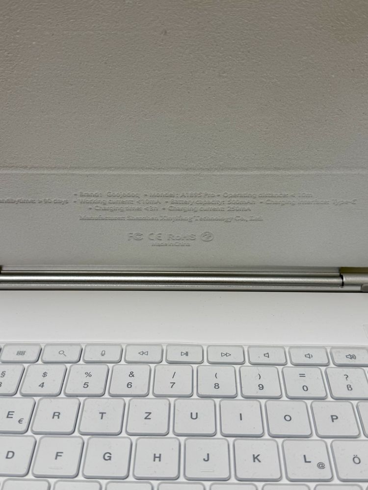 Чехол клавиатура Magic Keyboard  iPad pro 13  жесткий