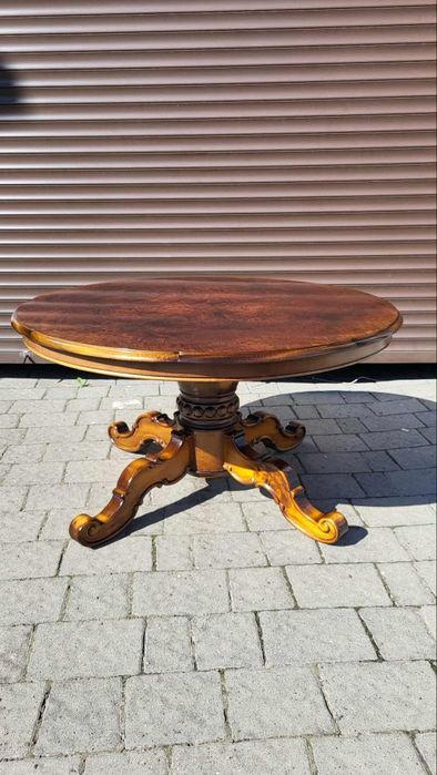 Вінтажний столик у стилі Барокко