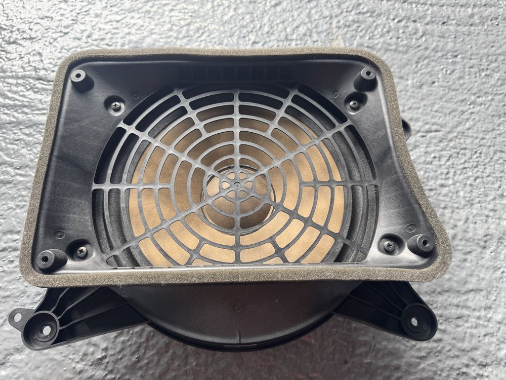 Sprzedam subwoofer audi a6 c7