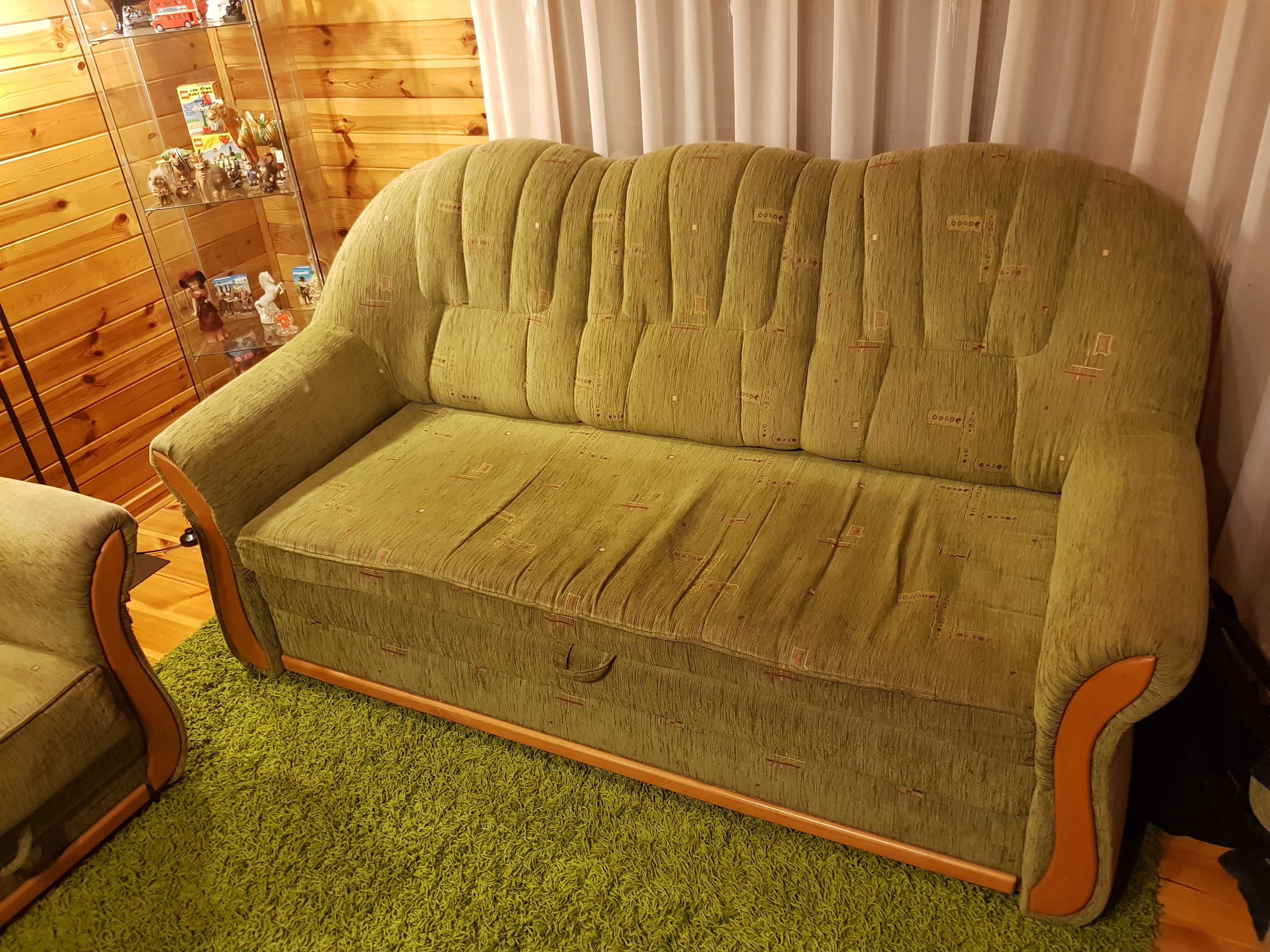 Zestaw mebli  sofa rozkładana + dwa fotele + dwie pufy