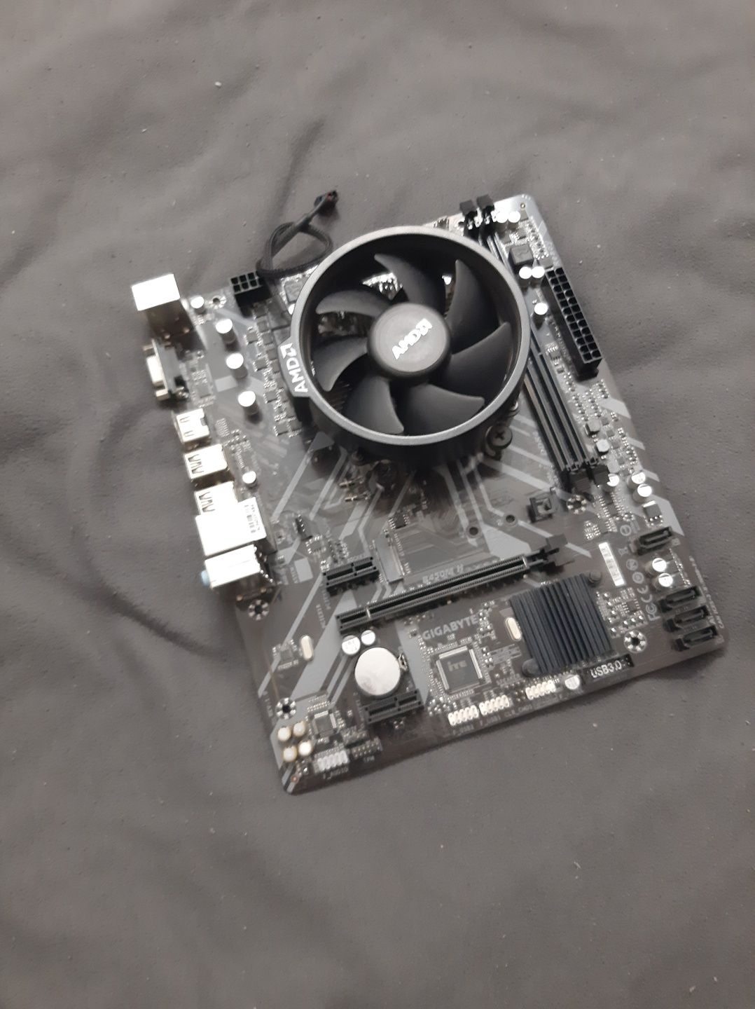 Процесор AMD ryzen 5 2600x