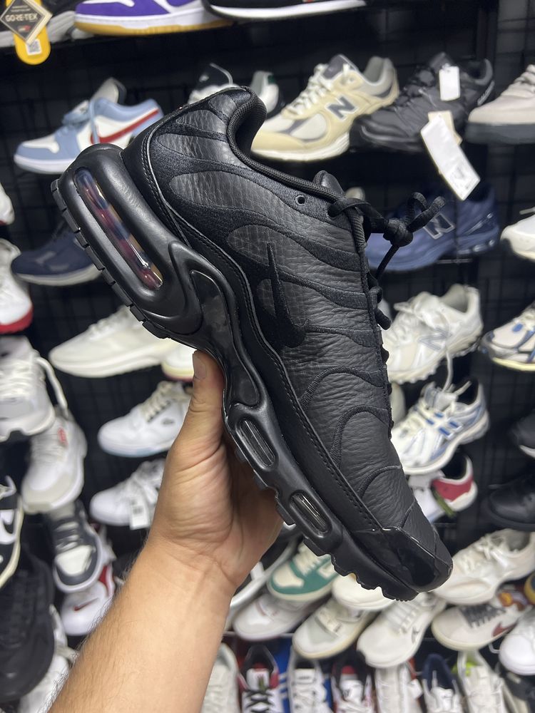 Кросівки чоловічі Nike Air Max Plus Black Aj2029-001