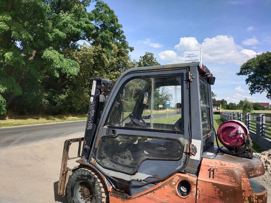 Wózek Widłowy Toyota FG825 kabina