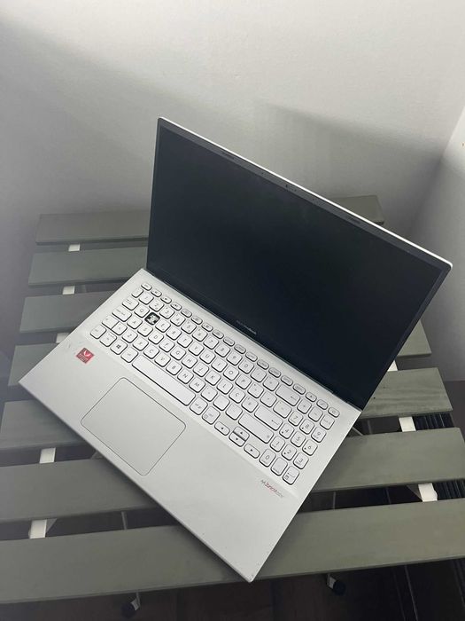 Portátil ASUS VivoBook