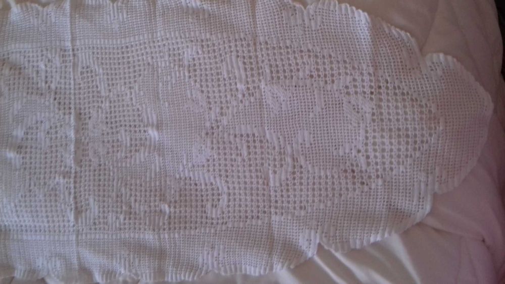 3 centros de mesa em croche, brancos, feitos à mão