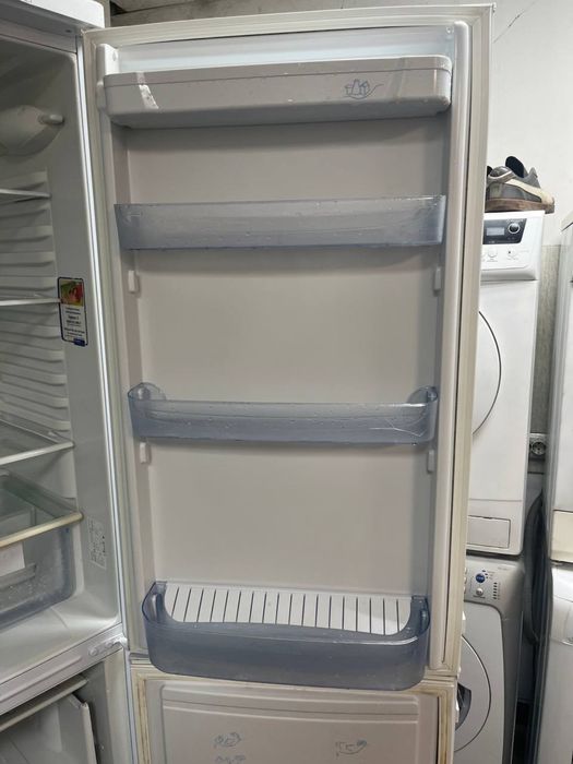 Холодильник Indesit 2 метра в рабочем состоянии.Доставка,гарантия