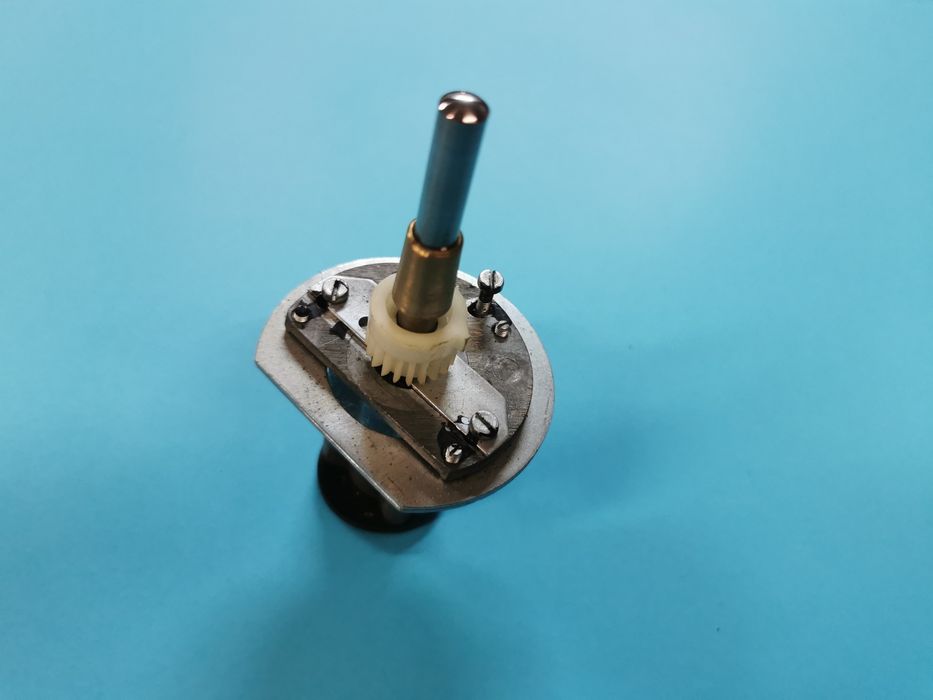 Adam GS420/424 kompletna oś talerza z oprawą