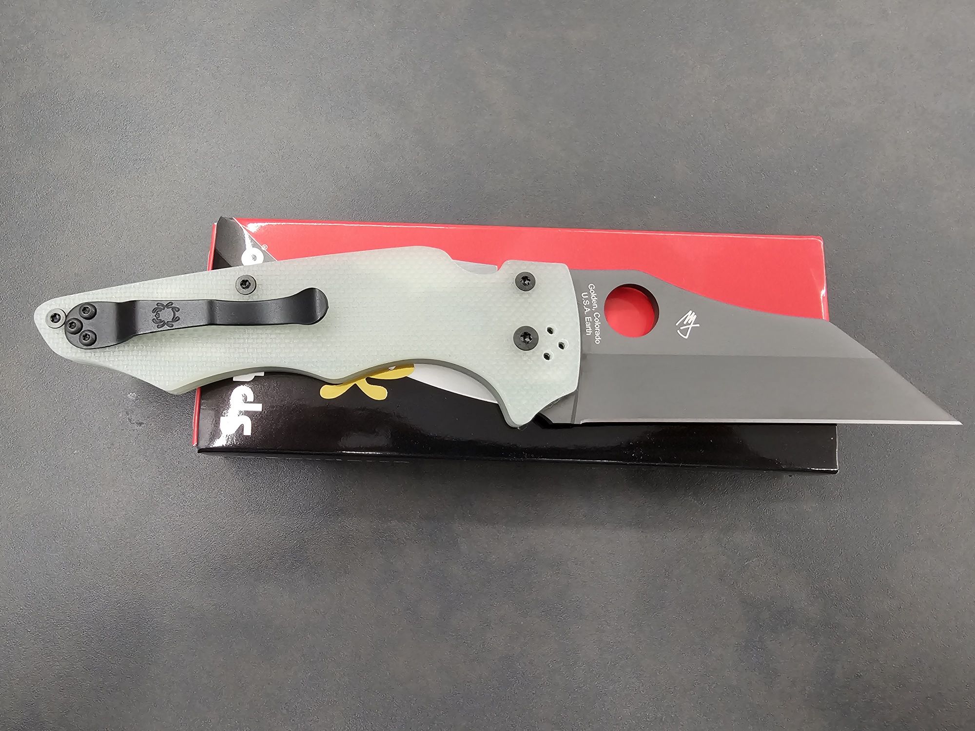 Эксклюзивный нож Spyderco YoJumbo M4