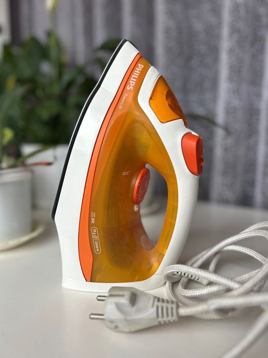 утюг Philips nl9206ad. Полностью в рабочем хорошем состоянии