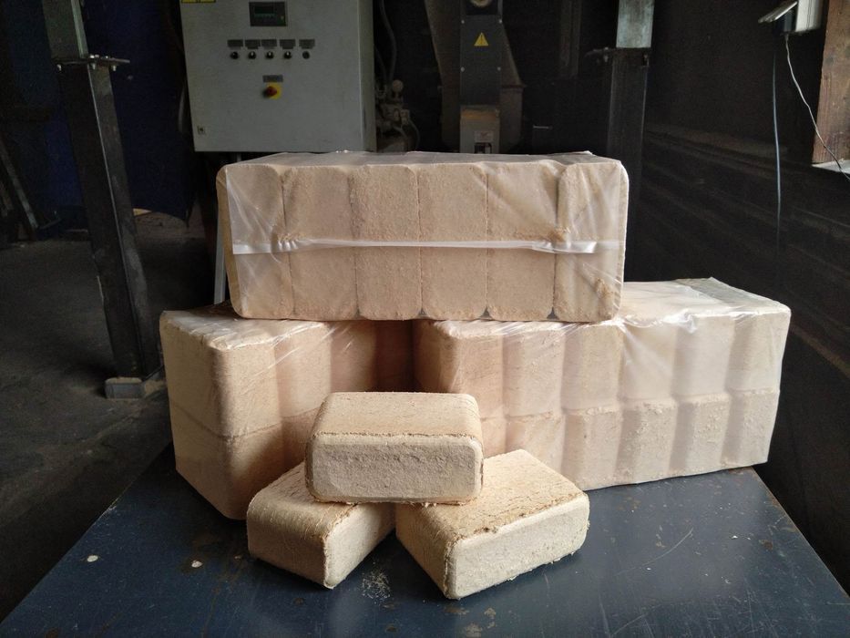 Brykiet sosnowy dębowy buk ruf mix iglasty liściasty kominkowy