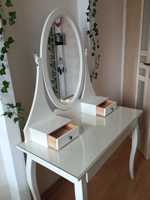 Toaletka Ikea i  krzeslo