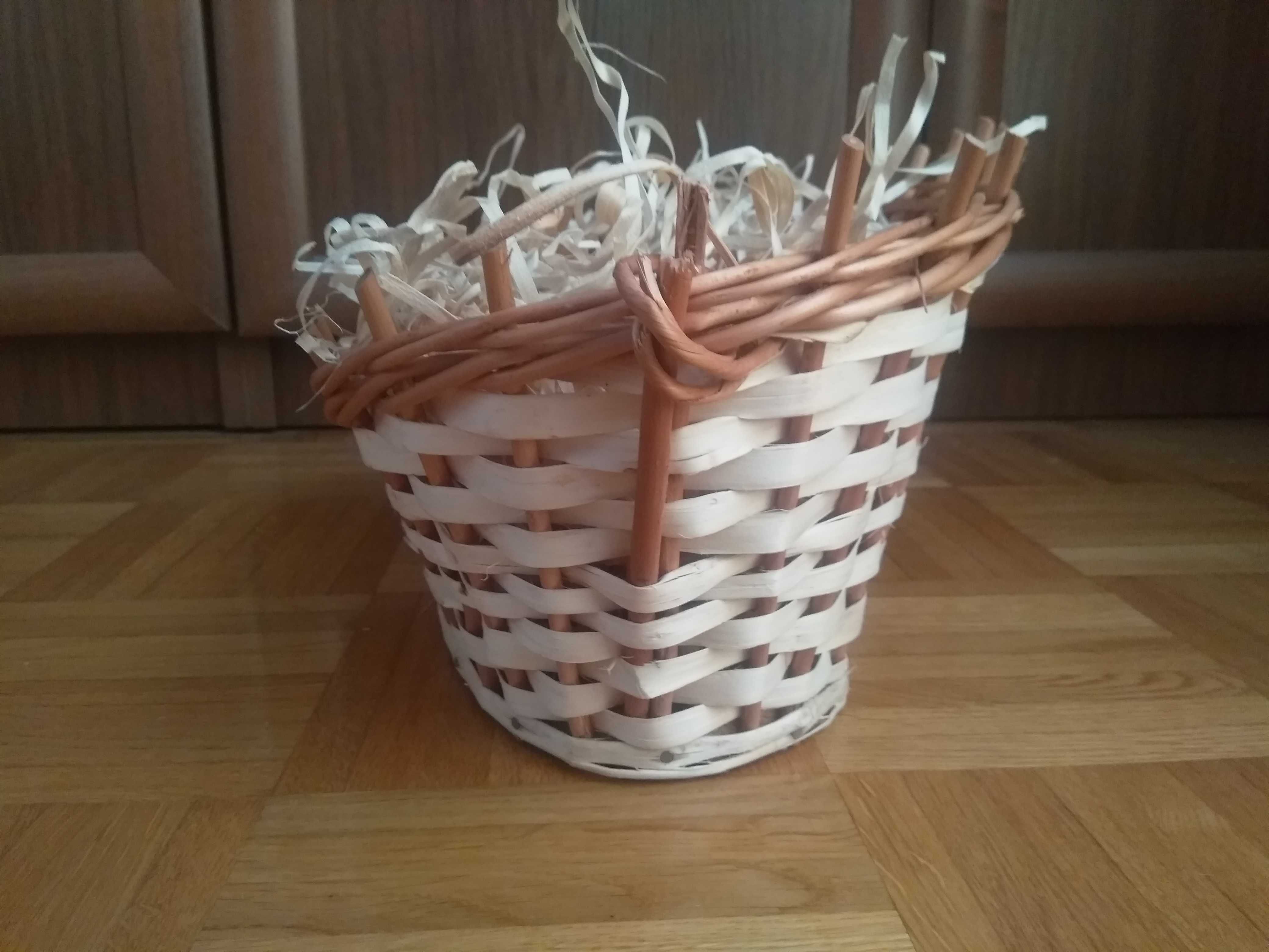 kosz wiklinowy .