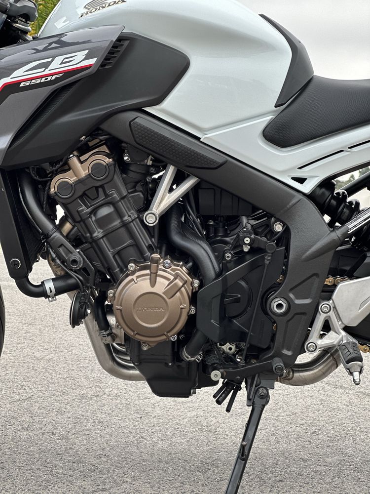 HONDA CB650F - Como Nova!
