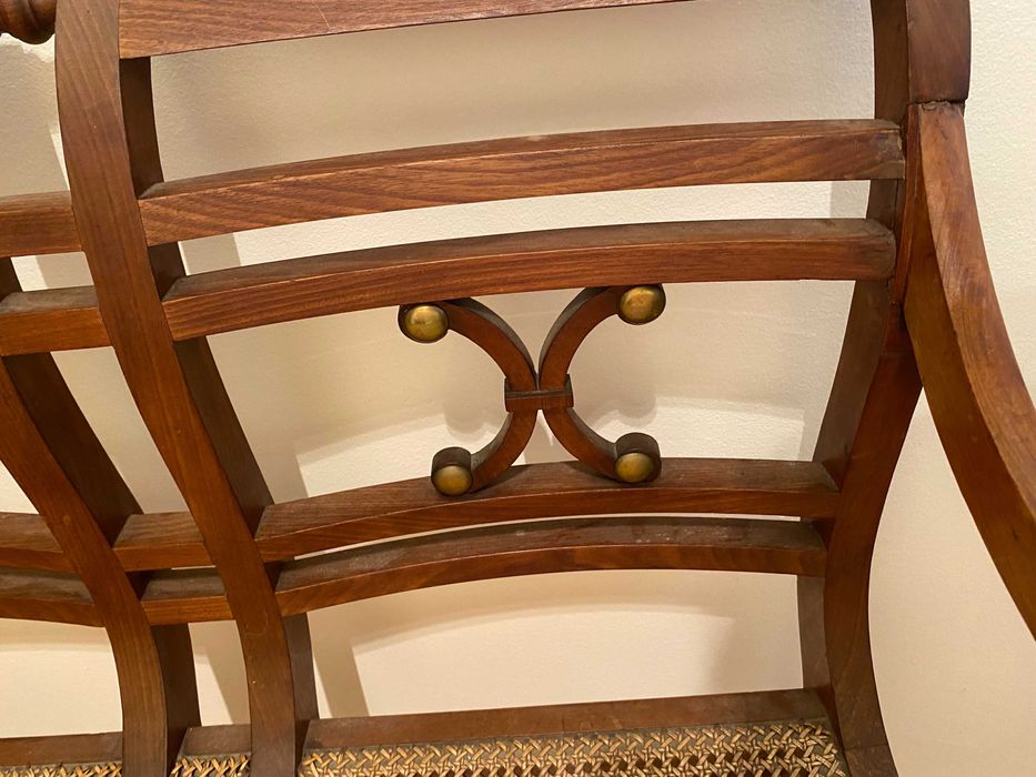 Cadeirão antigo de madeira com palhinha - ideal para restauração