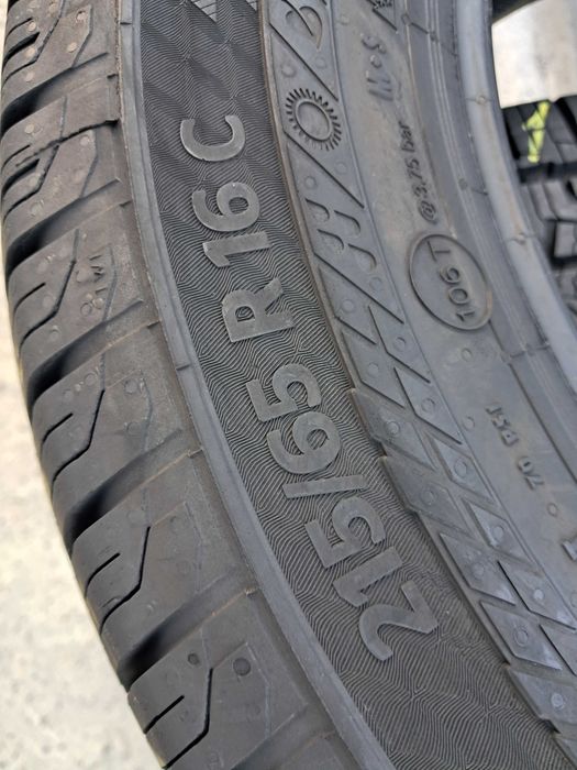 Резина зима 90% Continental 215/65 R16C Van Contact Four Season