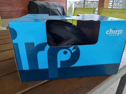 KASK ROWEROWY z TYLNĄ LAMPKĄ i odpinanym daszkiem