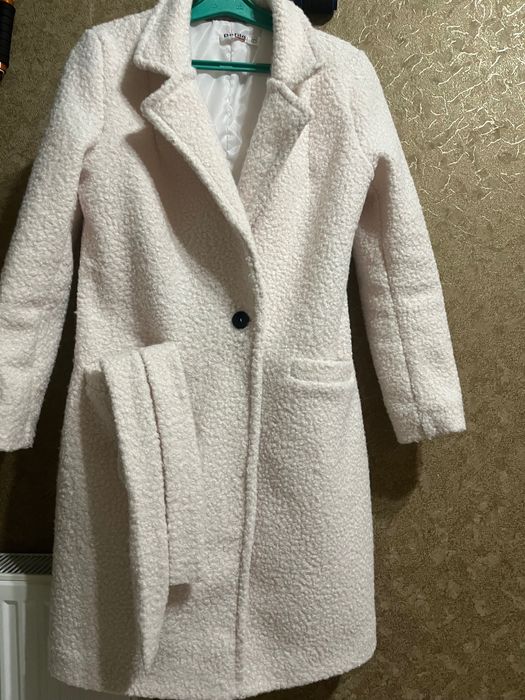 Жіноче пальто букле