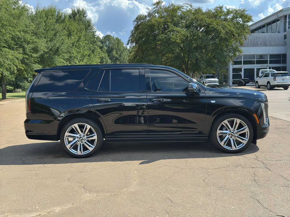 Cadillac Escalade      2025