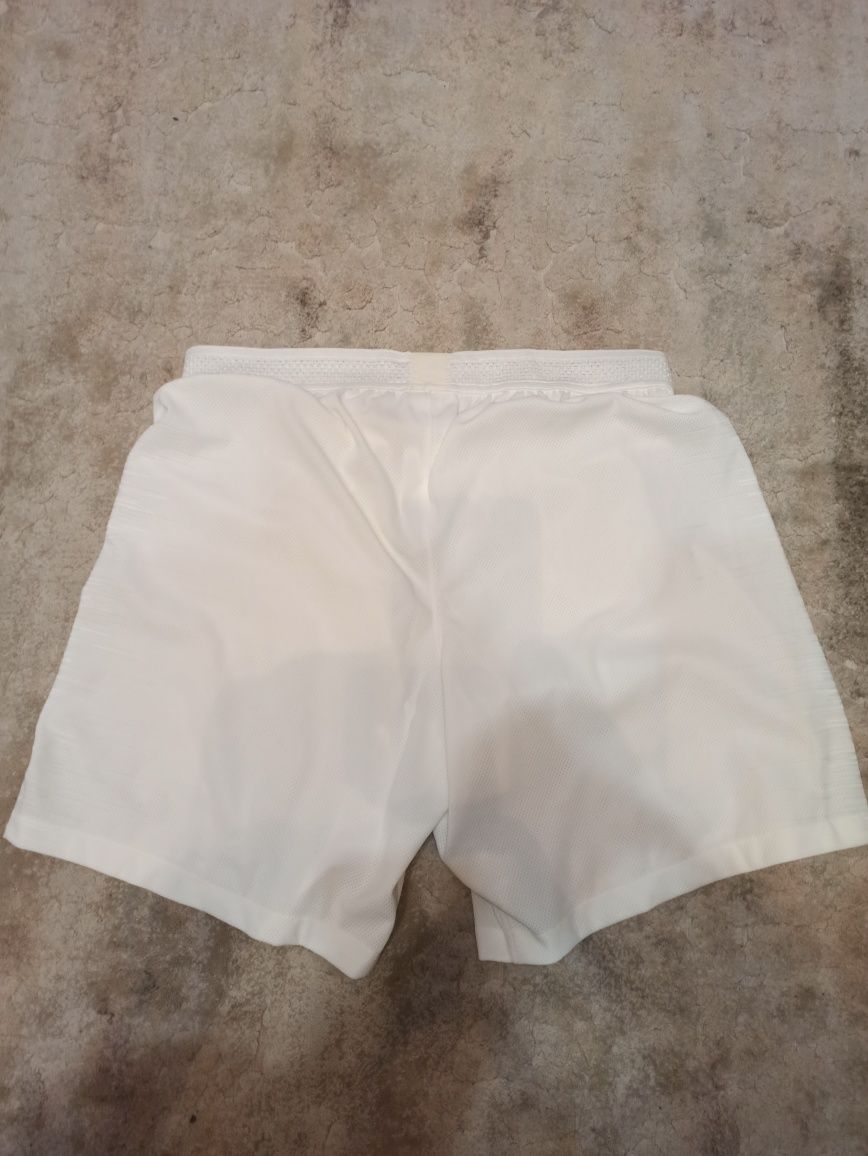Нові. USA NIKE 3 футбольні шорти. Size: M-L