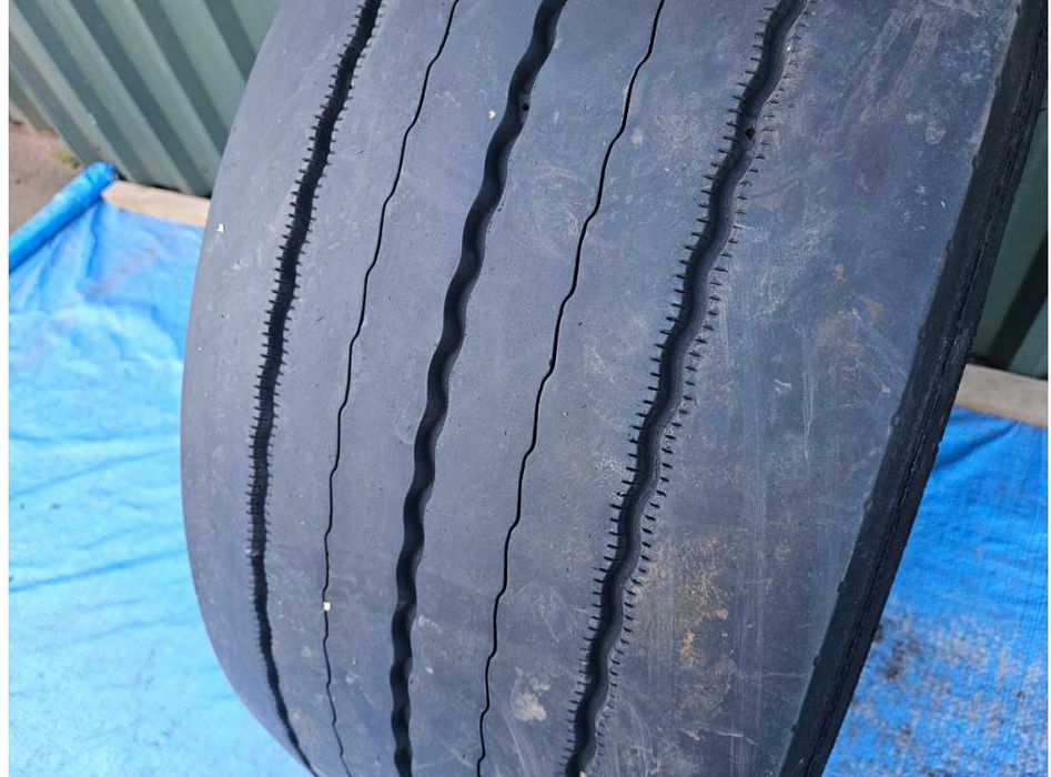 Opona Michelin 355/50 - R 22,5 22.5 X Line 355/50r22.5 Energy