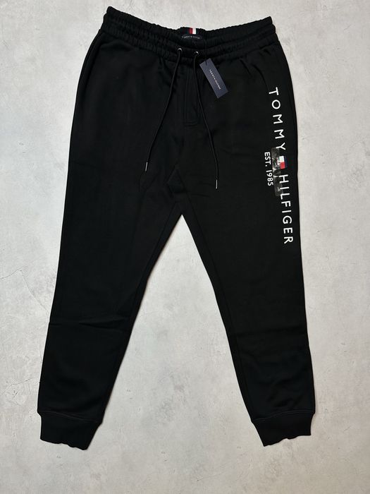 Чоловічий спортивний костюм Tommy Hilfiger