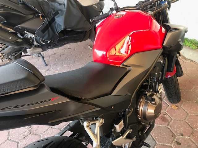 Moto CB500F 2021 vermelha